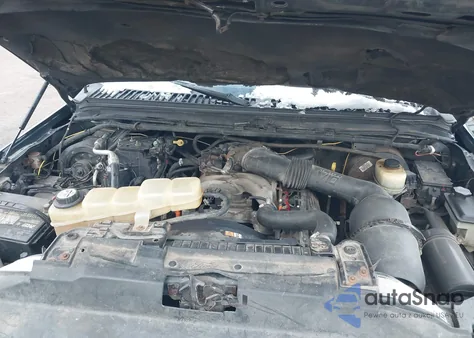 2001 Ford Excursion Xlt z USA, uszkodzony, nr VIN 1FMNU41FX1ED30987